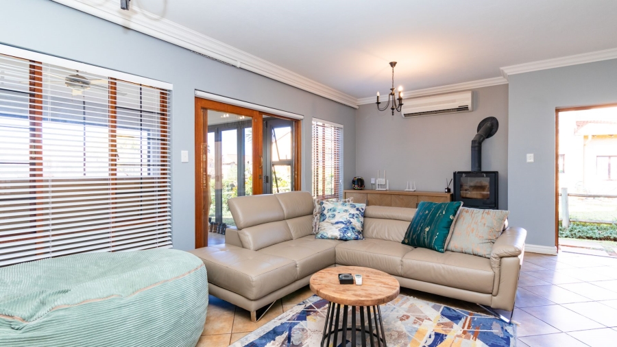 3 Bedroom Property for Sale in The Coves North West